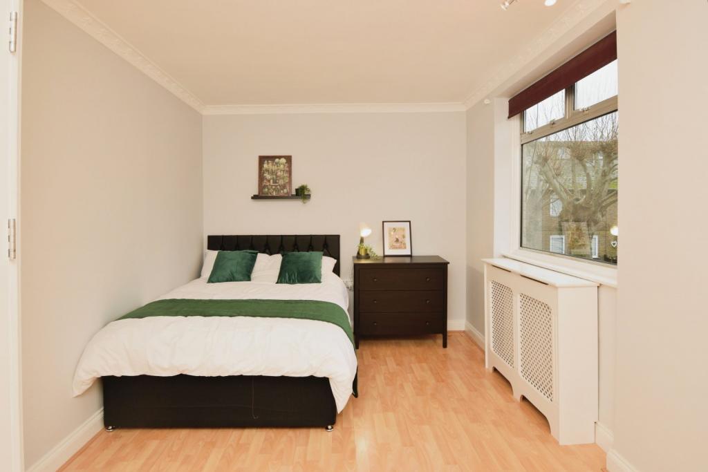 4 Bedroom Maisonette for Sale – Isle of Dogs, London E14