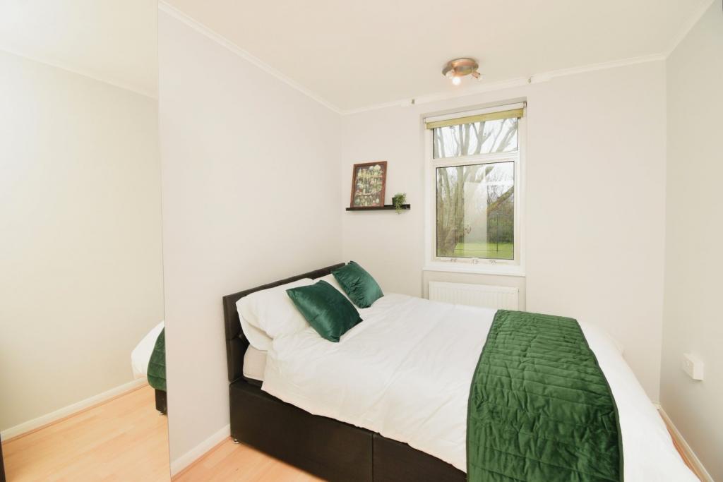 4 Bedroom Maisonette for Sale – Isle of Dogs, London E14