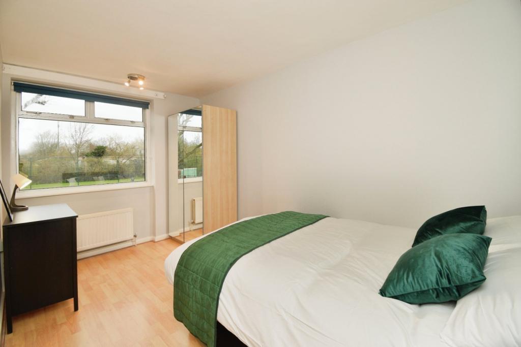 4 Bedroom Maisonette for Sale – Isle of Dogs, London E14