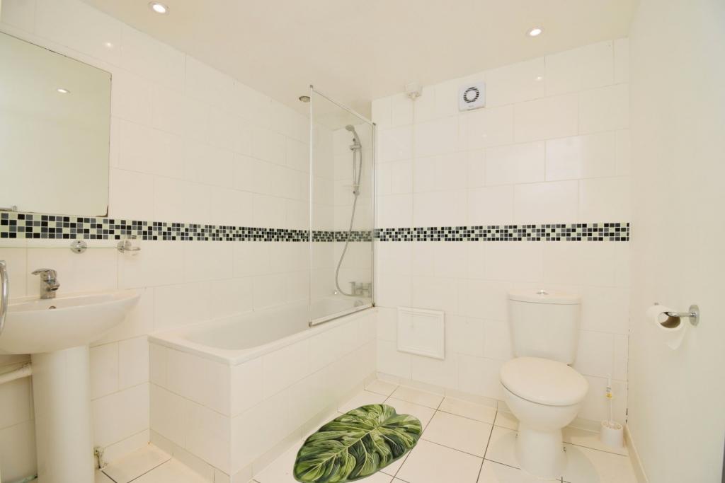 4 Bedroom Maisonette for Sale – Isle of Dogs, London E14