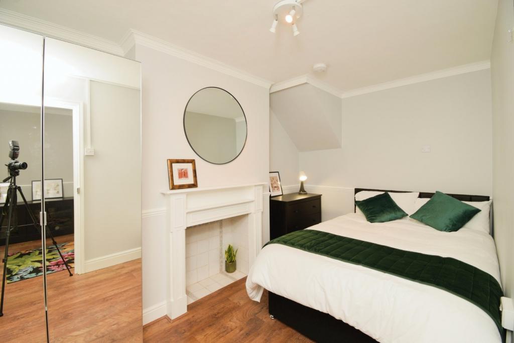 4 Bedroom Maisonette for Sale – Isle of Dogs, London E14