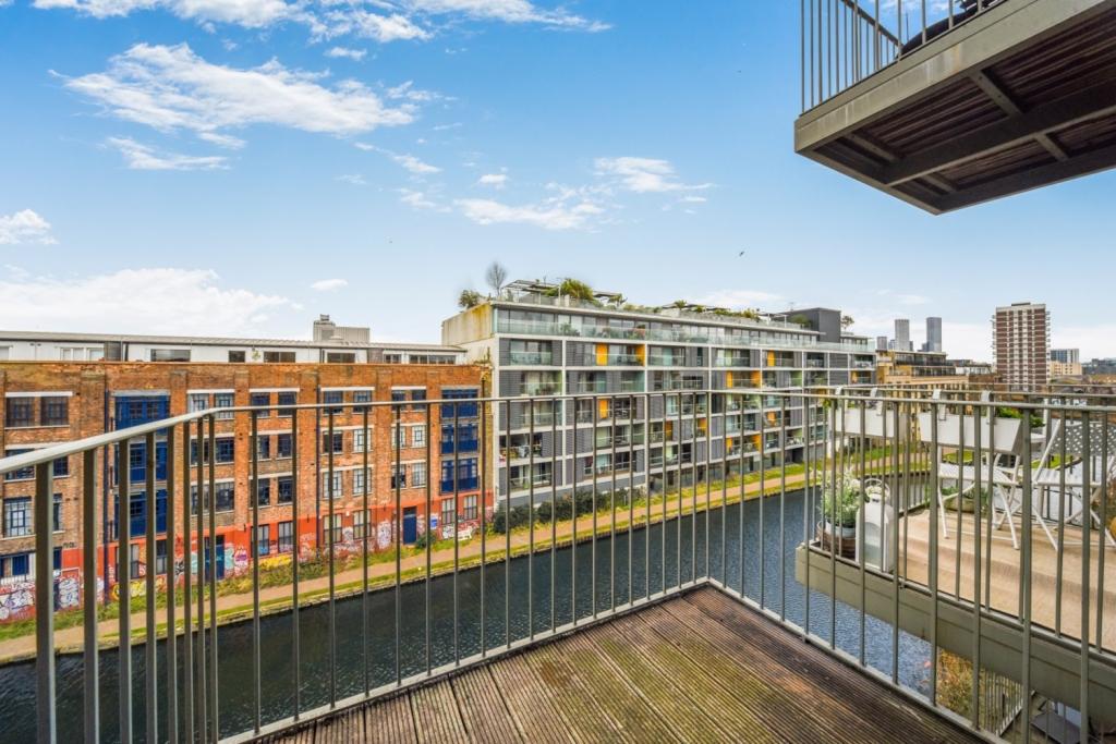 Kara Court, Seven Sea Gardens, Bow, – 2 Bedroom Apartment for Sale – £399,950