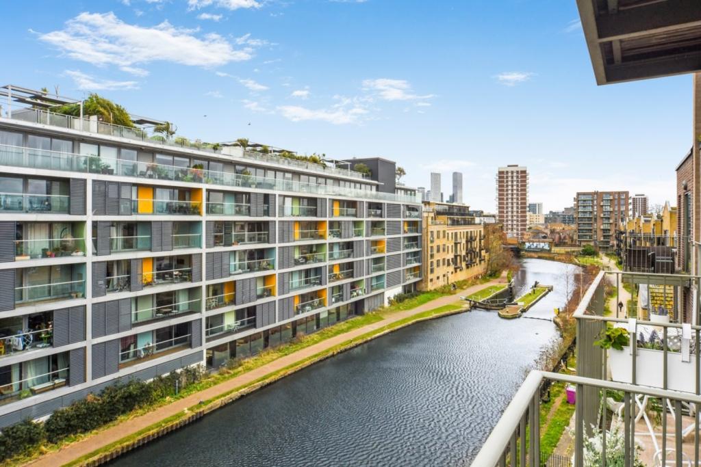 Kara Court, Seven Sea Gardens, Bow, – 2 Bedroom Apartment for Sale – £399,950