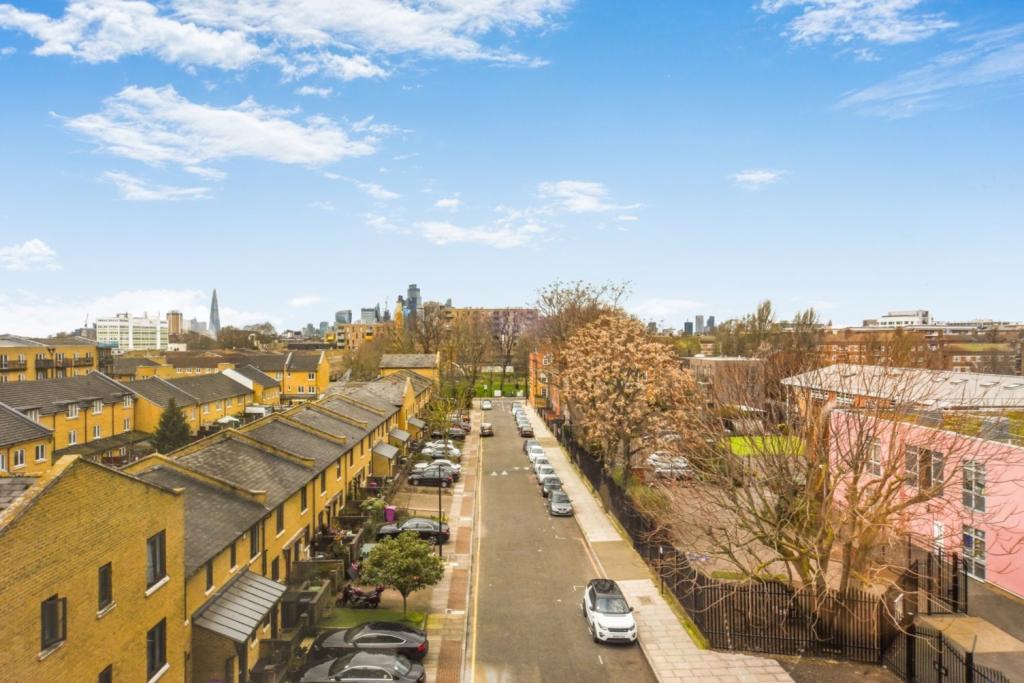 Kara Court, Seven Sea Gardens, Bow, – 2 Bedroom Apartment for Sale – £399,950