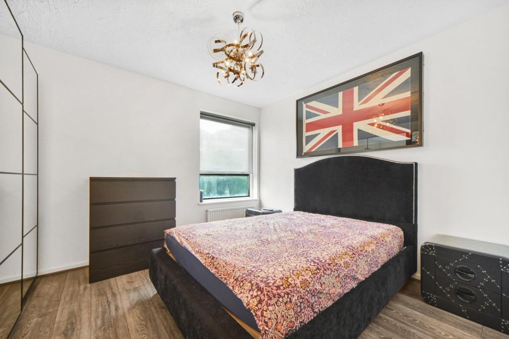 Manchester Road, Isle of Dogs, London, E14 – 1 Bedroom Apartment for Sale – £350,000