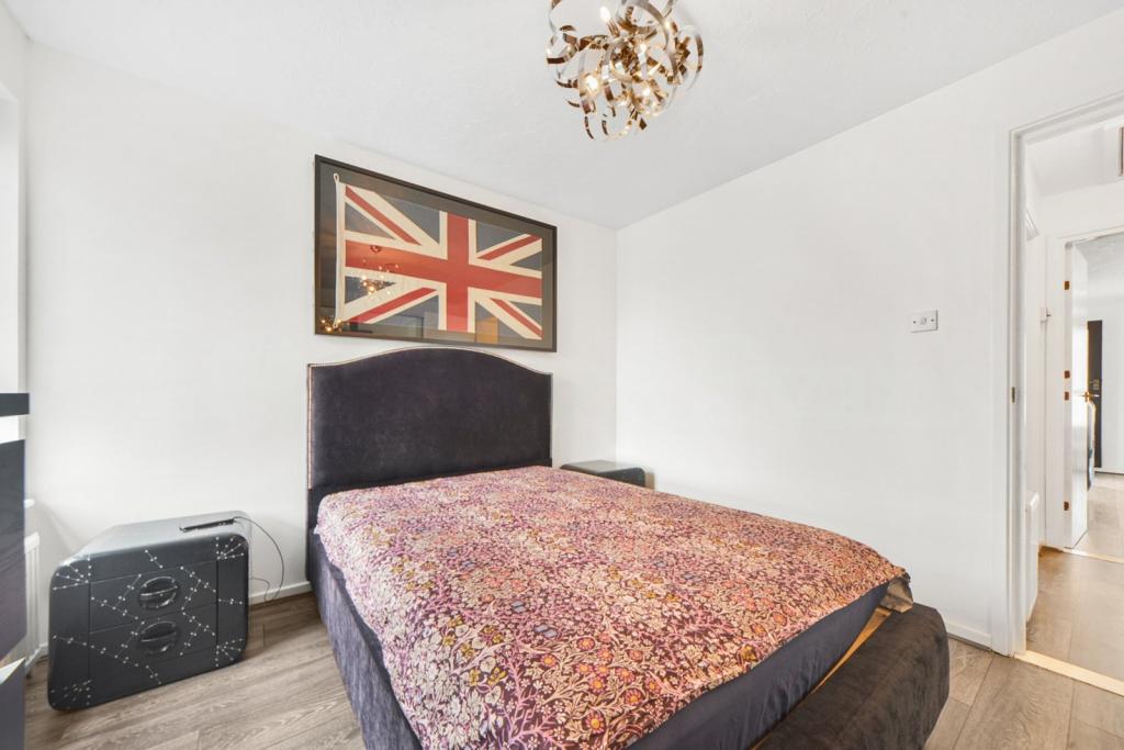 Manchester Road, Isle of Dogs, London, E14 – 1 Bedroom Apartment for Sale – £350,000