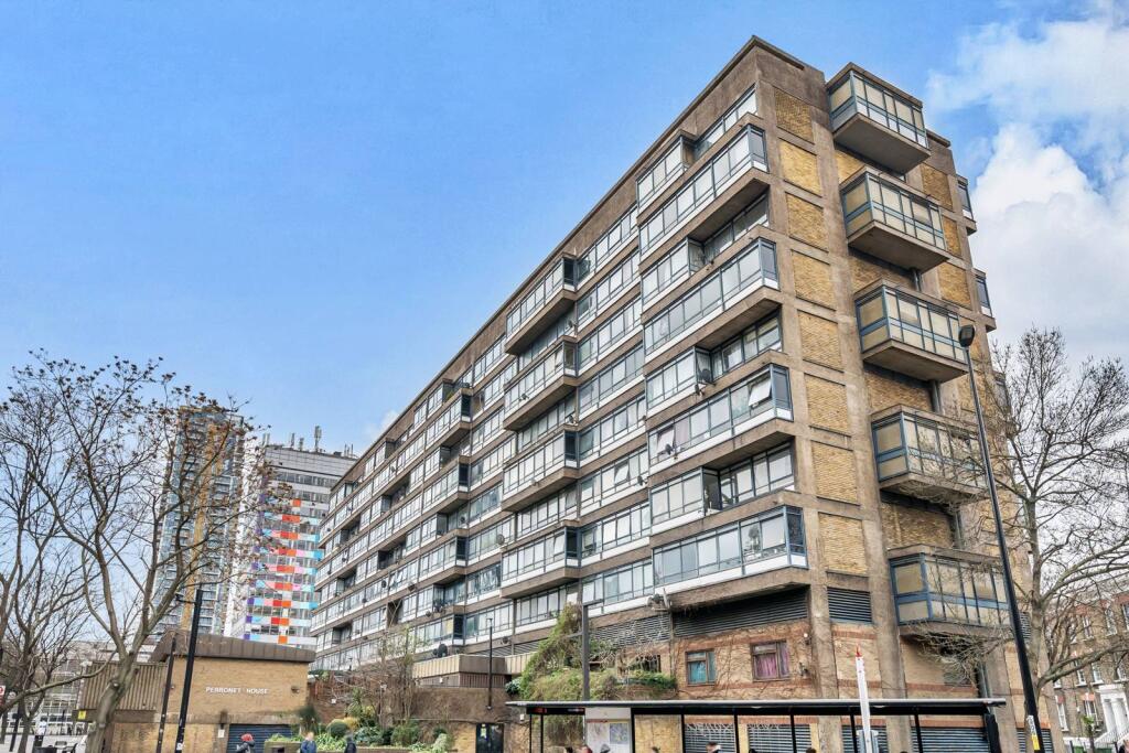 Three-bedroom flat within Perronet House