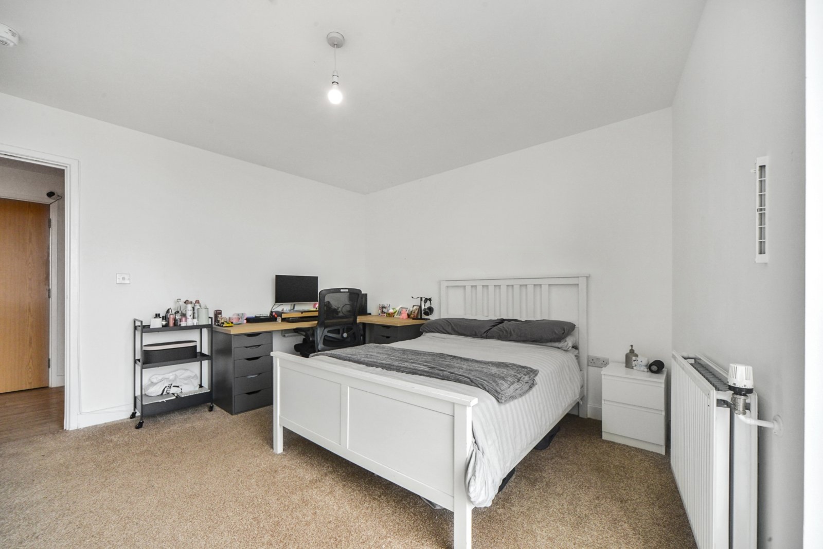 One Bedroom Apartment for Sale – 569 sq ft – £290,000 – Waterside Park, London E16