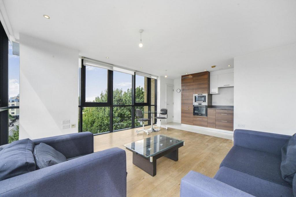 Forge Square, Isle of Dogs, London, E14 – 2 Bedroom Apartment for Sale – £505,000