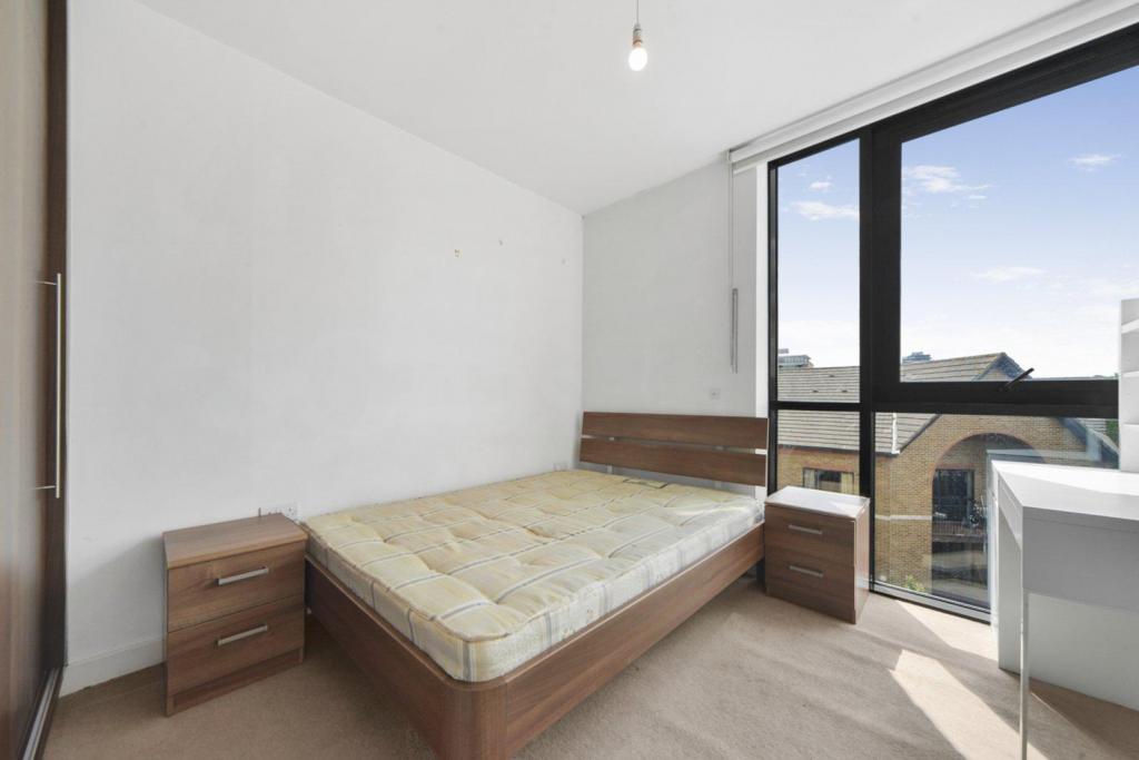 Forge Square, Isle of Dogs, London, E14 – 2 Bedroom Apartment for Sale – £505,000