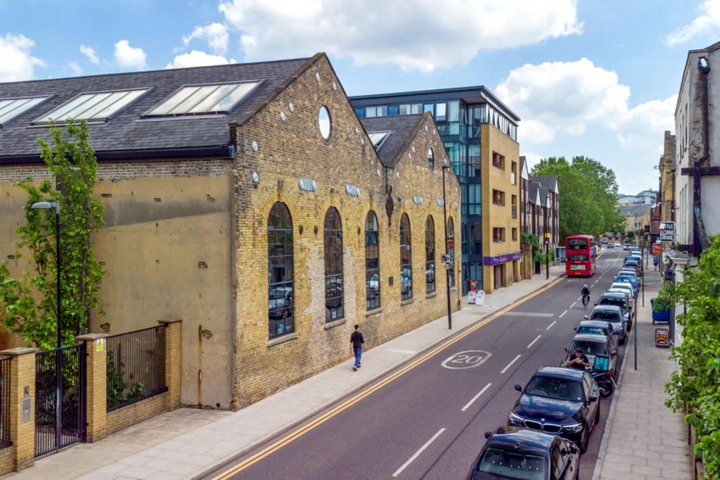 Forge Square, Isle of Dogs, London, E14 – 2 Bedroom Apartment for Sale – £505,000