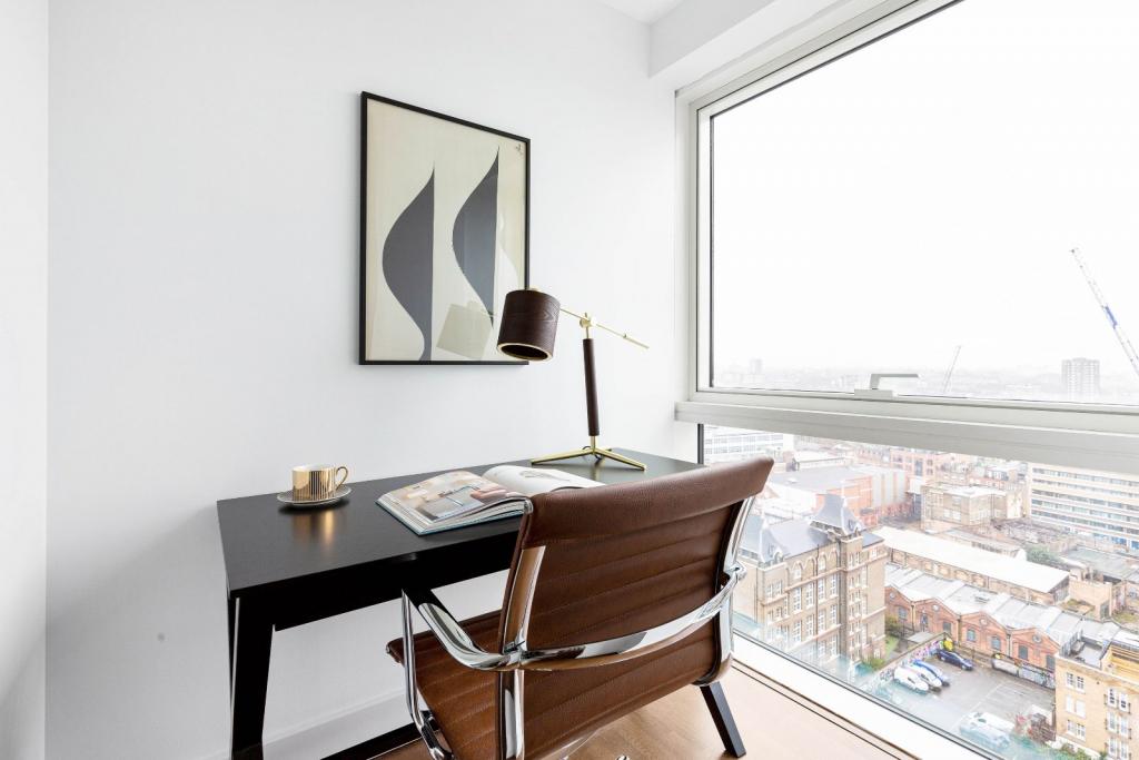 Whitechapel High Street – 1 Bedroom Apartment For Sale – Guide Price £500,000