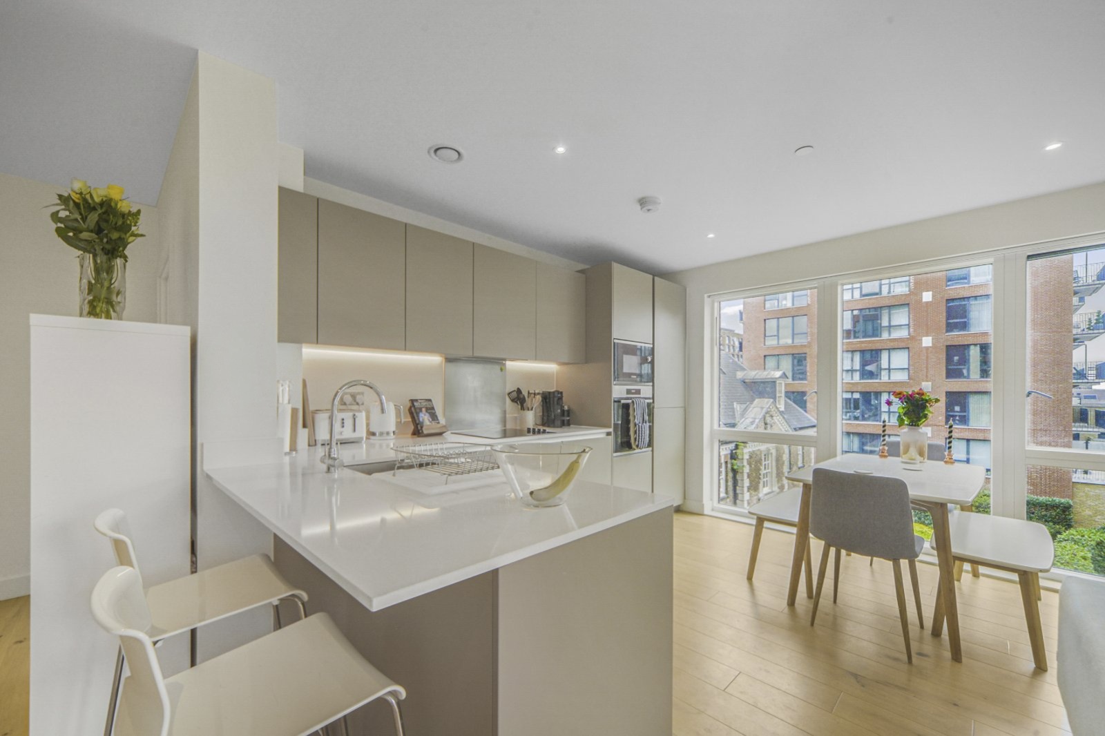 Thunderer Walk,Woolwich, London, SE18 – 2 Bedroom Apartment for Sale – £565,000