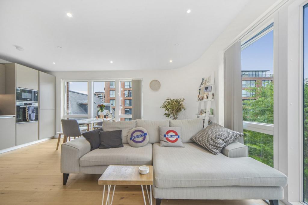 Thunderer Walk,Woolwich, London, SE18 – 2 Bedroom Apartment for Sale – £565,000