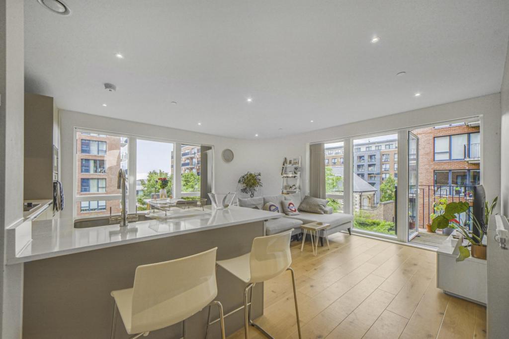 Thunderer Walk,Woolwich, London, SE18 – 2 Bedroom Apartment for Sale – £565,000