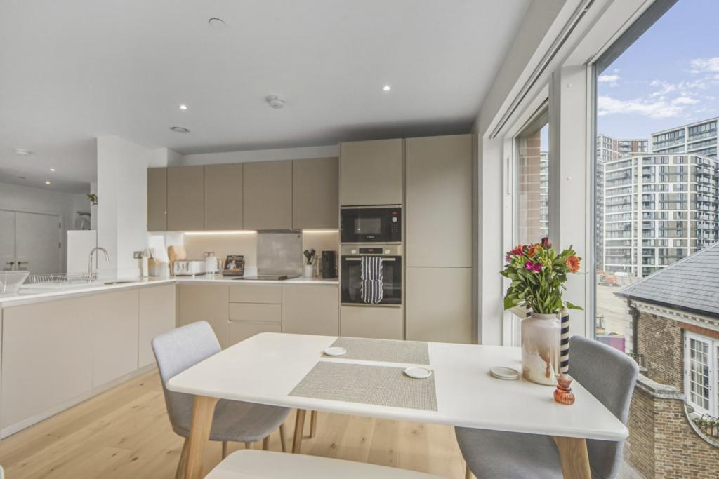 Thunderer Walk,Woolwich, London, SE18 – 2 Bedroom Apartment for Sale – £565,000