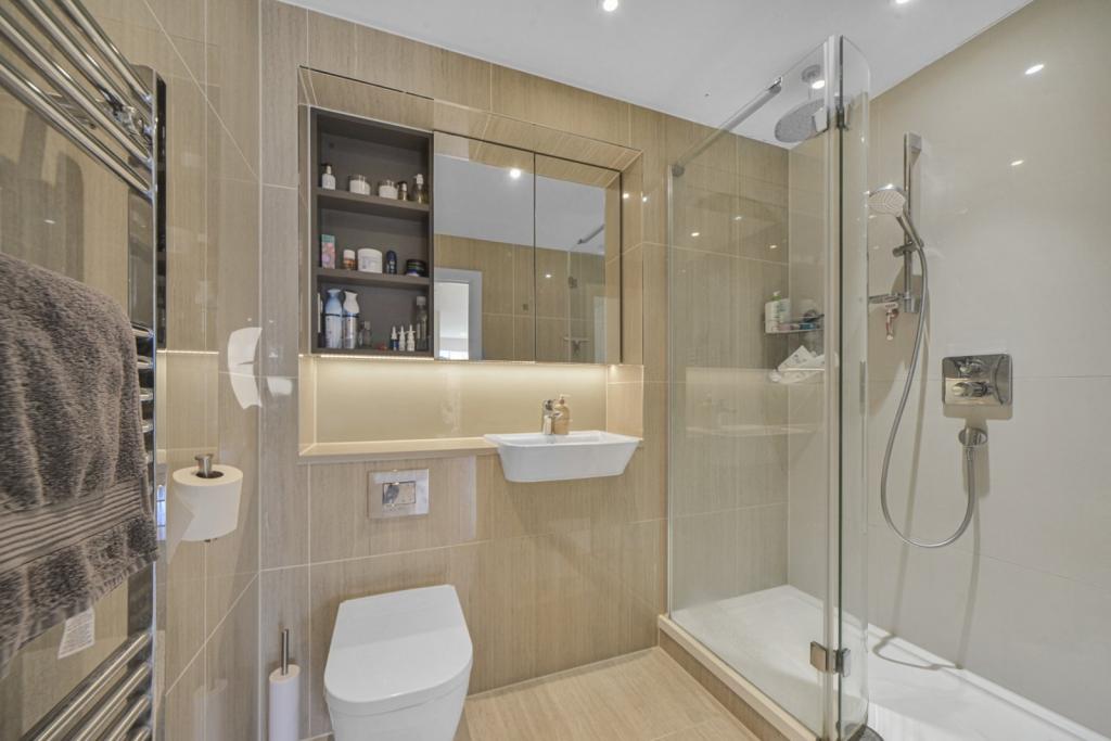 Thunderer Walk,Woolwich, London, SE18 – 2 Bedroom Apartment for Sale – £565,000