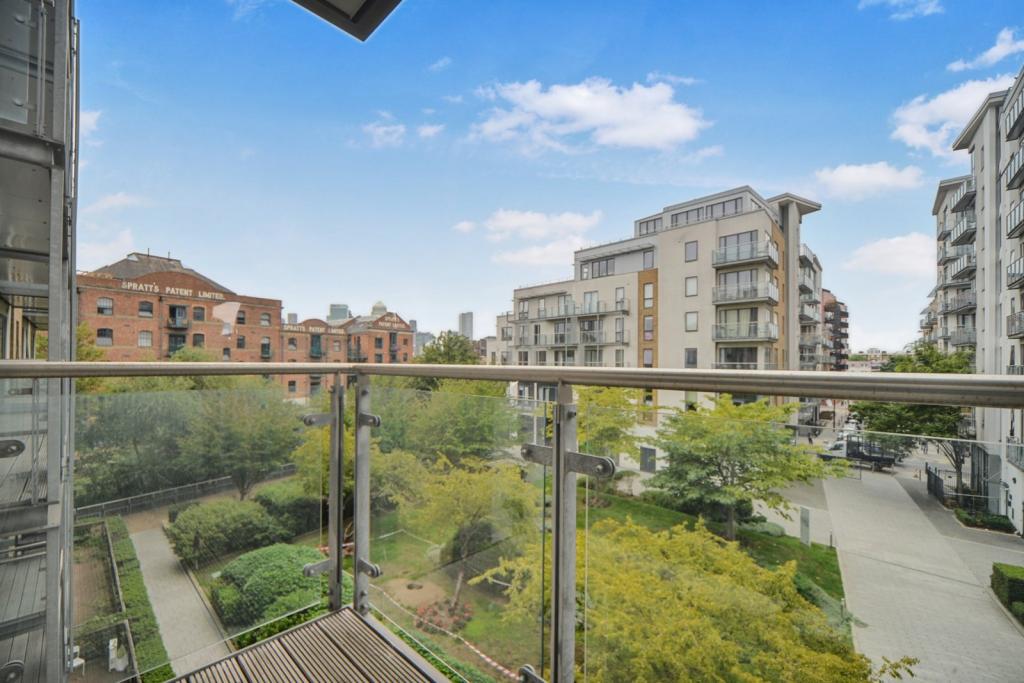 Kara Court, Seven Sea Gardens, Bow 2 Bedroom Apartment for Sale – £440,000