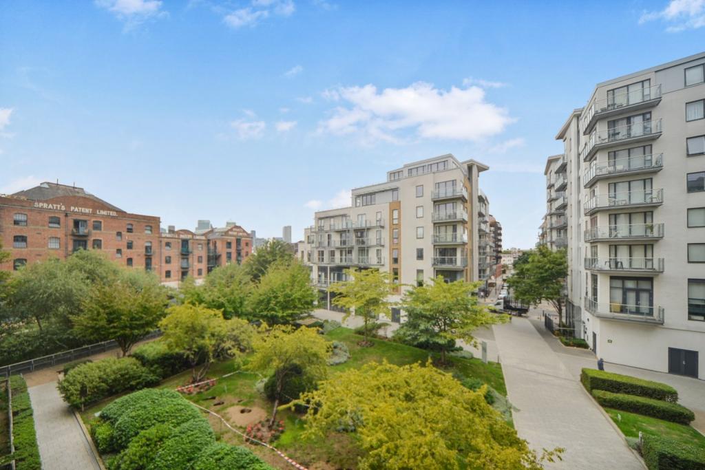 Kara Court, Seven Sea Gardens, Bow 2 Bedroom Apartment for Sale – £440,000