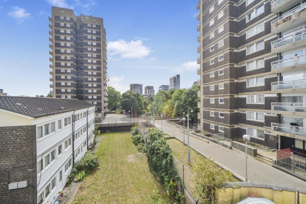 Cable Street, London, E1 – 3 Bedroom Apartment for Sale – £399,990 Guide Price