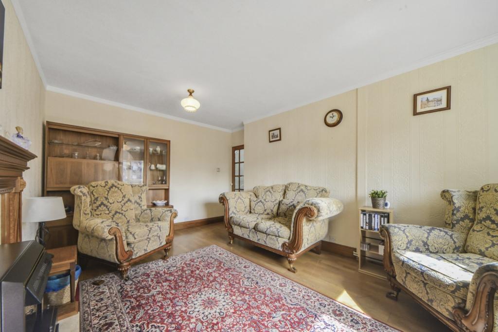 Cable Street, London, E1 – 3 Bedroom Apartment for Sale – £399,990 Guide Price