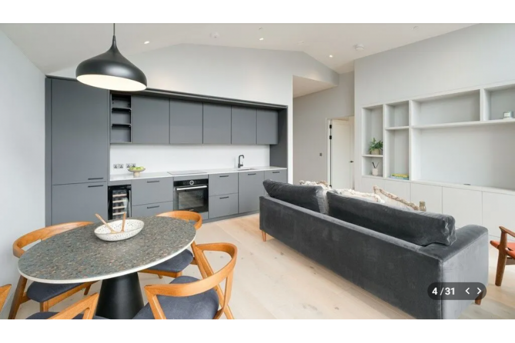 Carnaby Lofts – Two Bedroom Apartment with Private Terrace – 861 sq ft – £1,450 pw