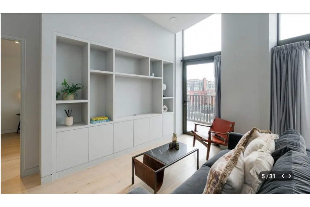 Carnaby Lofts – Two Bedroom Apartment with Private Terrace – 861 sq ft – £1,450 pw