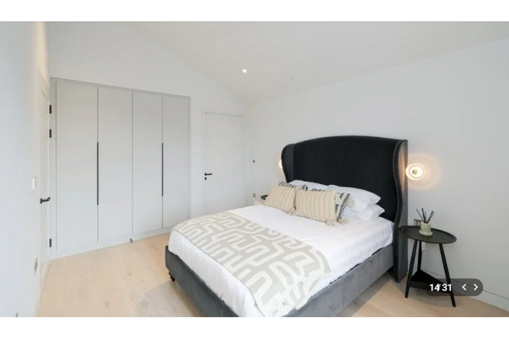 Carnaby Lofts – Two Bedroom Apartment with Private Terrace – 861 sq ft – £1,450 pw