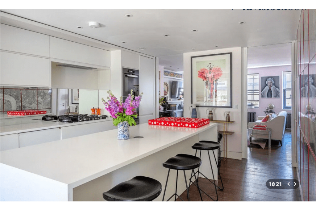 Hanway Place, Fitzrovia W1 – 2 Bedroom Duplex Apartment with Terrace – £1,250 pw