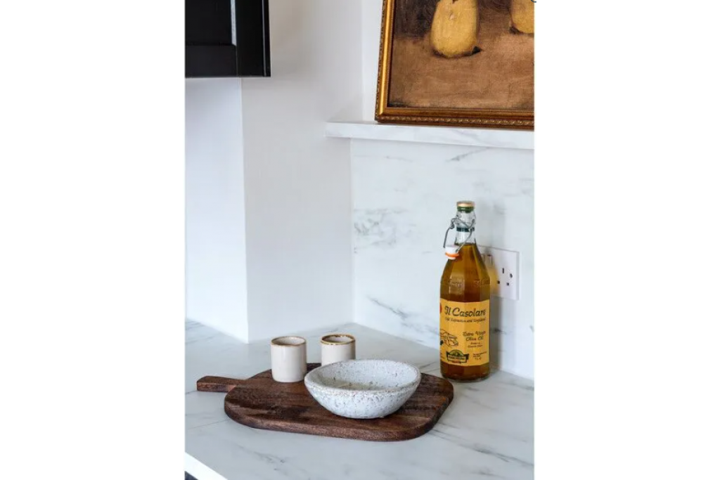 King Street, Covent Garden WC2 – 1 Bed Flat – £690 pw – Let Agreed