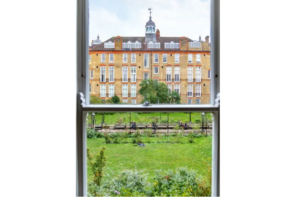 King Street, Covent Garden WC2 – 1 Bed Flat – £690 pw – Let Agreed