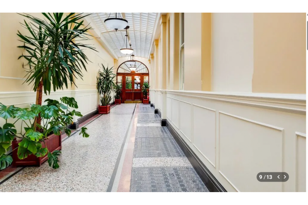 Charing Cross Road, Covent Garden WC2 – 1 Bed Apartment – £650 pw – Let Agreed
