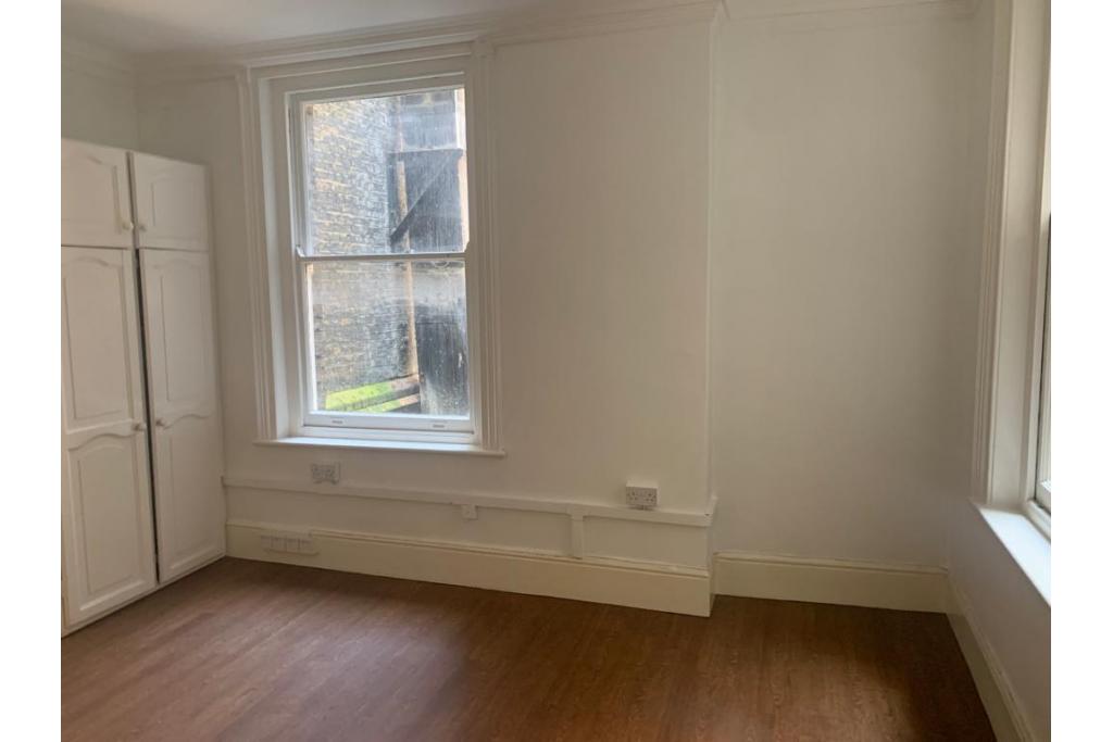 36-40 Glasshouse St – Storefront Retail/Office – 506 sq ft Office To Let – £70 per sq ft
