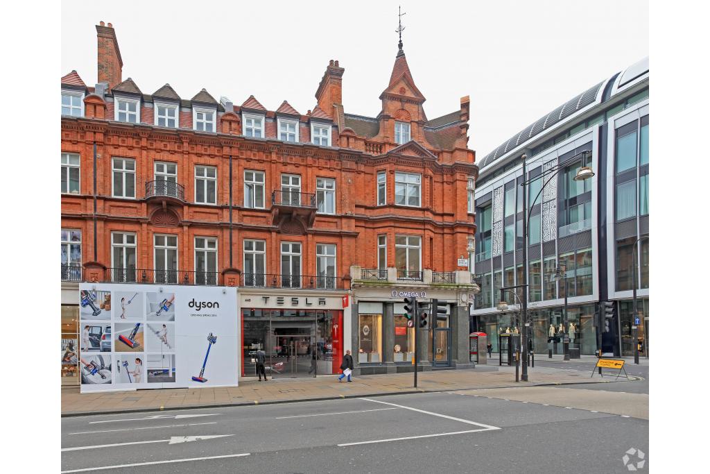 449-451 Oxford St – Mixed-Use Retail & Residential Property For Lease