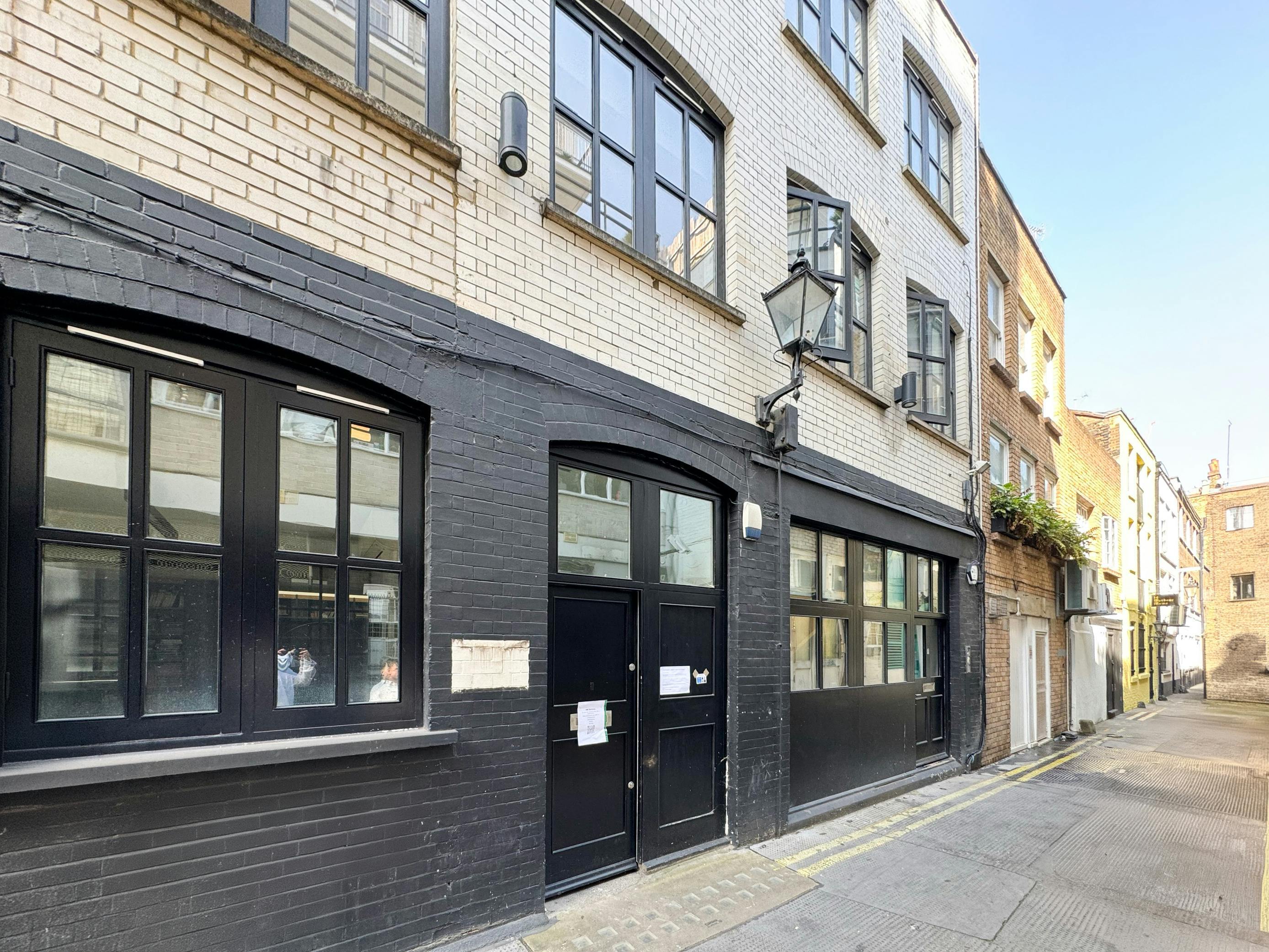11-11B Wardour Mews – Office Space for Lease – £60.34 per Sq Ft – Soho, London W1F 8AN