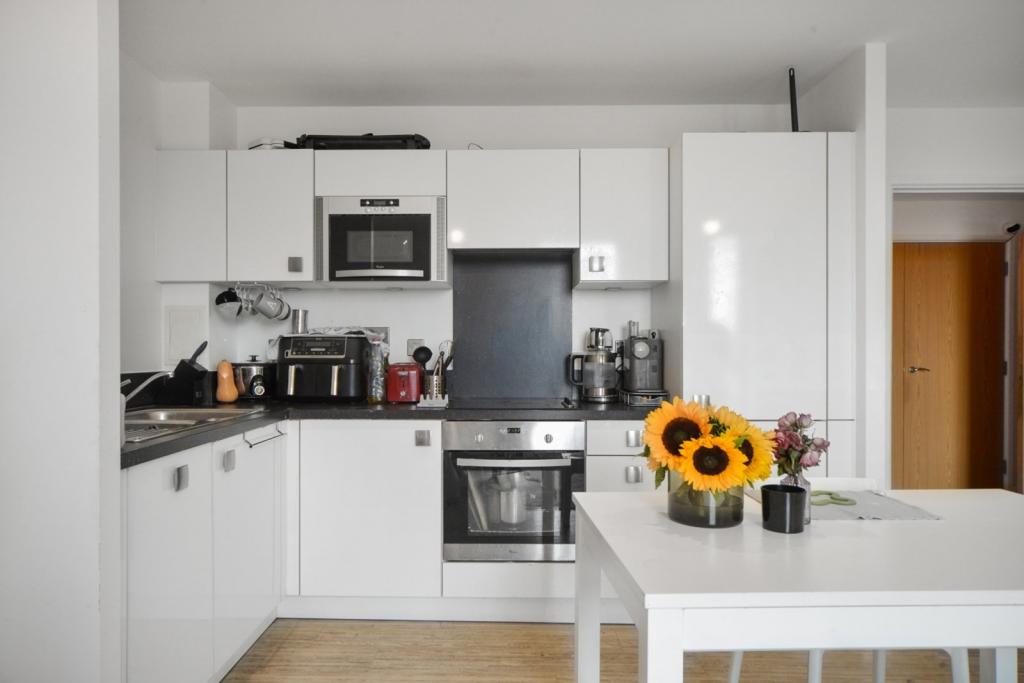 Connaught Heights, Waterside Park, Agnes George Walk, London, E16 – 1 Bedroom Apartment for Sale