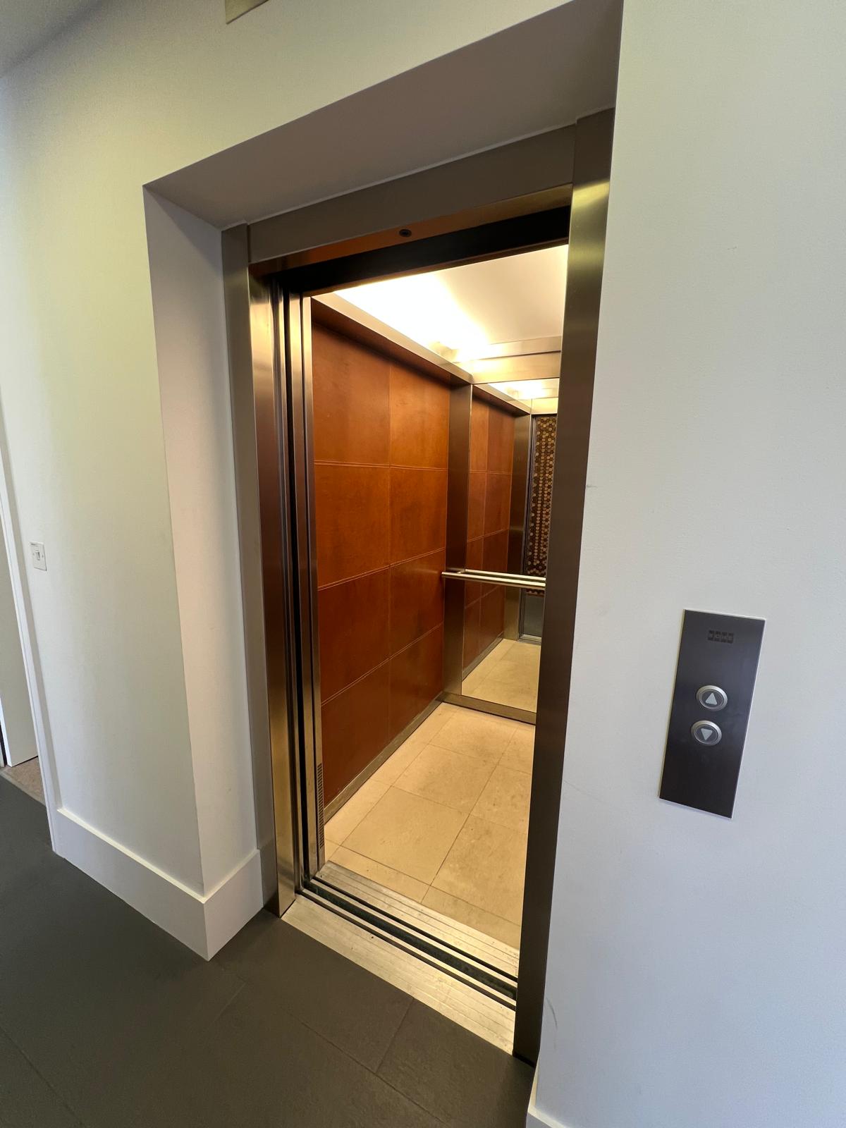 10-12 Blandford St – Prime Office Space for Lease – 985 sq ft – Marylebone, London