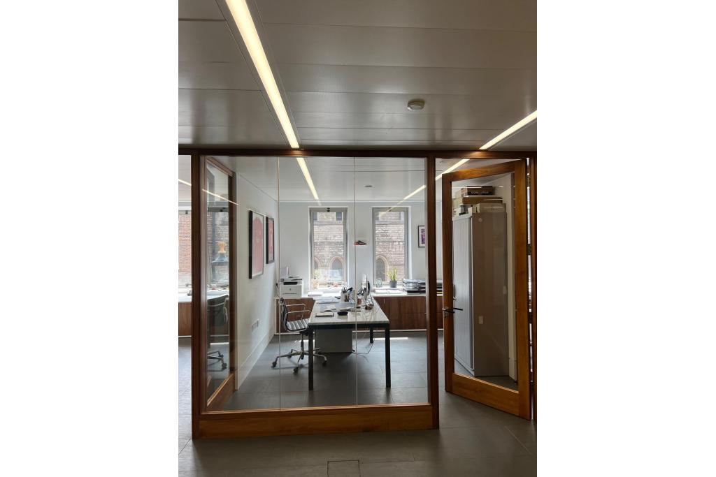 10-12 Blandford St – Prime Office Space for Lease – 985 sq ft – Marylebone, London