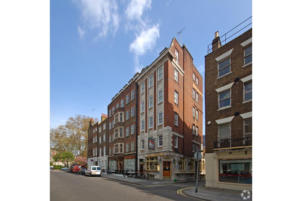 7 Duke St – Retail/Office Space for Lease – 907 sq ft – Westminster, London