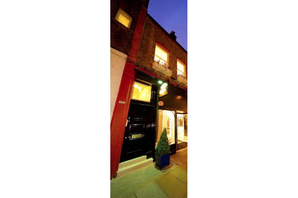14 Gees Ct – Office Space for Lease – 570 sq ft – Westminster, London