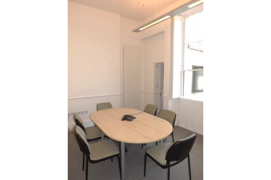 100 Gloucester Pl – Office Space for Lease – 1,500 sq ft – Marylebone, London