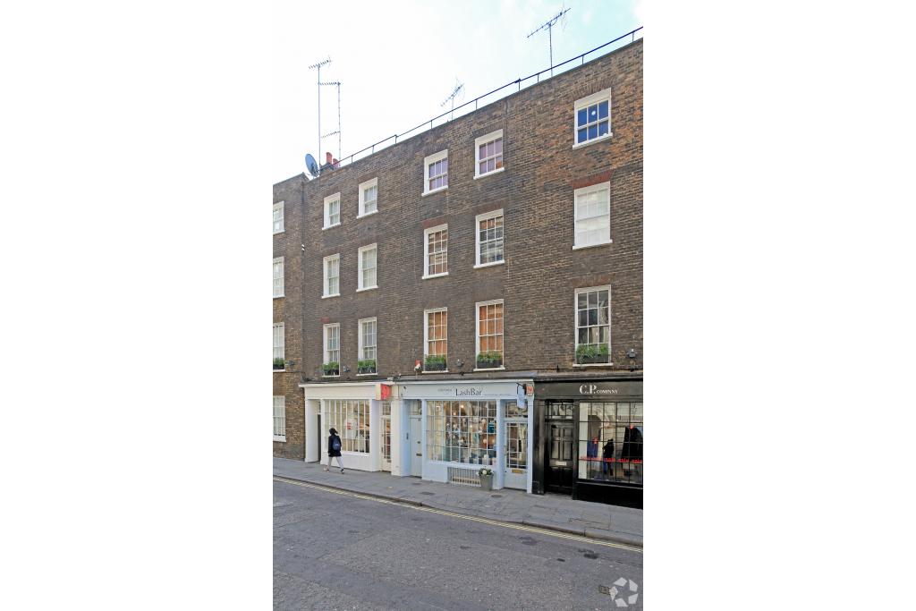 35 Marshall St, Soho, London W1F 7EX – £60,000 PA – Retail Space For Lease