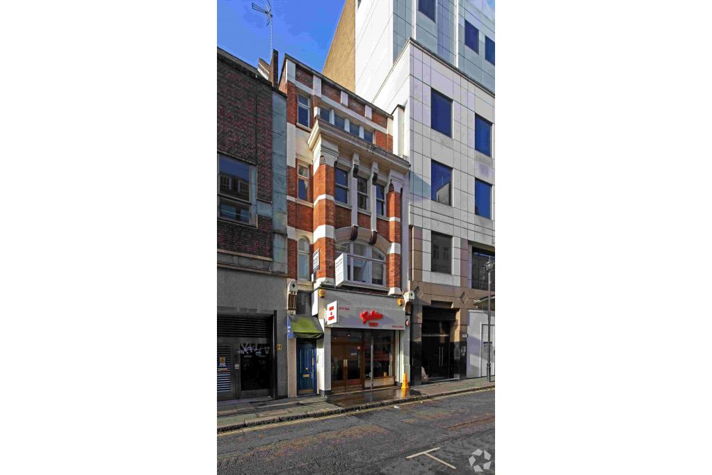 38 Poland Street, Soho, London W1F 7LY – 558 sq ft Office To Let – £47.50/Sq ft