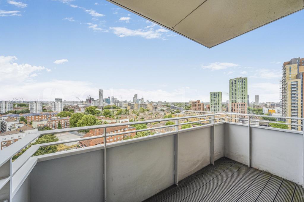 Pegswood Court, Cable Street, Shadwell, London, E1 – £399,990 For Sale – 3 Bedroom Duplex Apartment