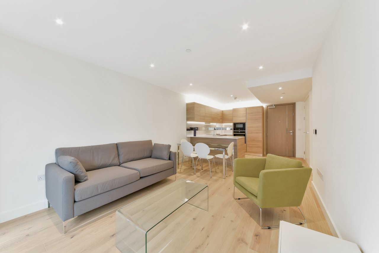 Modern 2-Bedroom Apartment with Private Balcony – Royal Arsenal Riverside, Woolwich SE18
