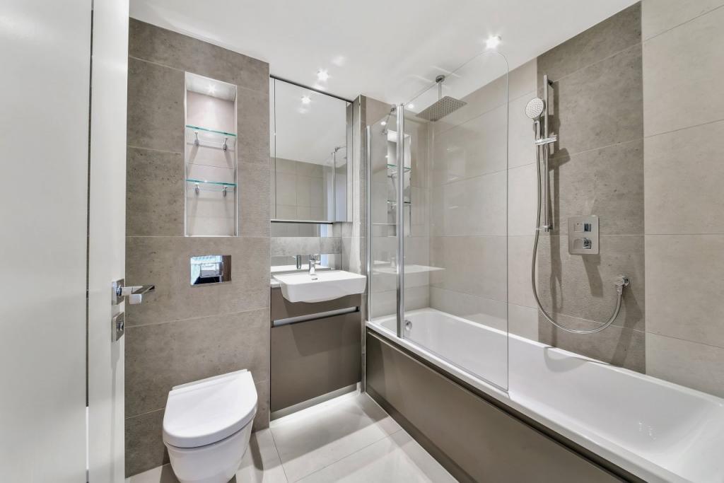 Modern 2-Bedroom Apartment with Private Balcony – Royal Arsenal Riverside, Woolwich SE18