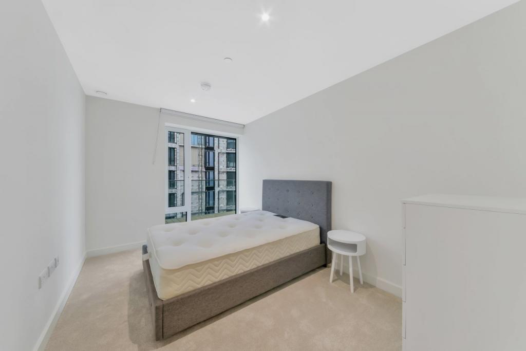 Modern 2-Bedroom Apartment with Private Balcony – Royal Arsenal Riverside, Woolwich SE18