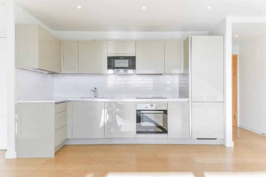 £540,000 – 1 Bedroom Apartment with Private Balcony – Elephant Park, Elephant & Castle, SE17