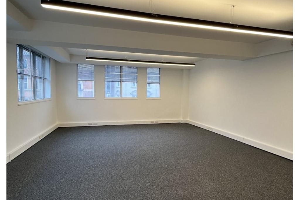 69 Wigmore St – Office Space for Lease – 1,016 sq ft – Marylebone, London