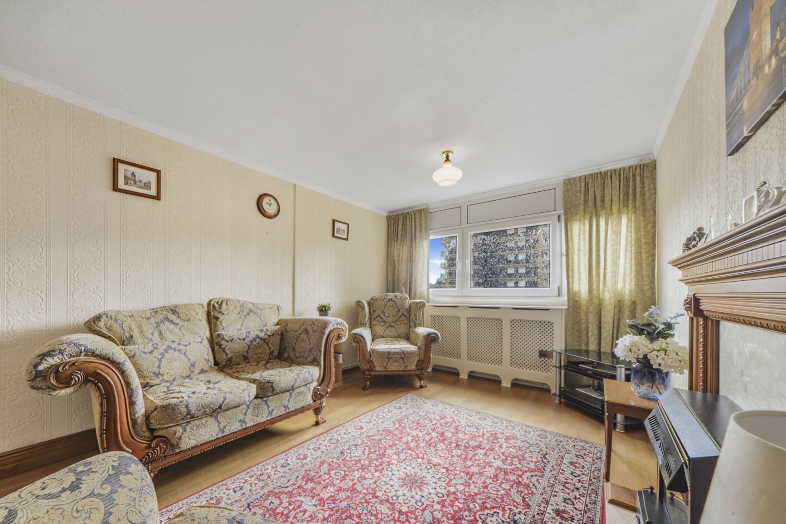 Pegswood Court, Cable Street, Shadwell, London E1 – 3-Bedroom Duplex Apartment for Sale – £399,990